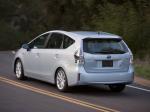 Toyota Prius MPV v 2011 года